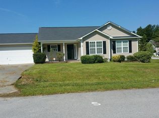 200 Cadence Ct, Richlands, NC 28574