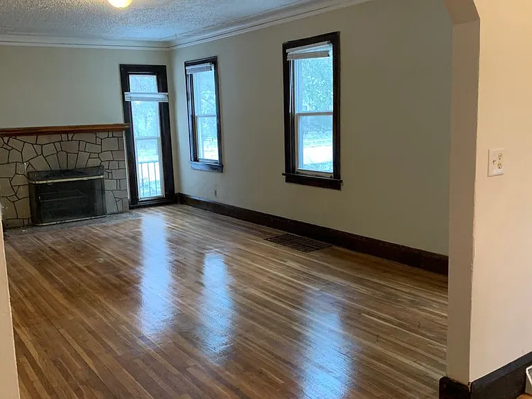 4355 Logan Ave N — Photo 5