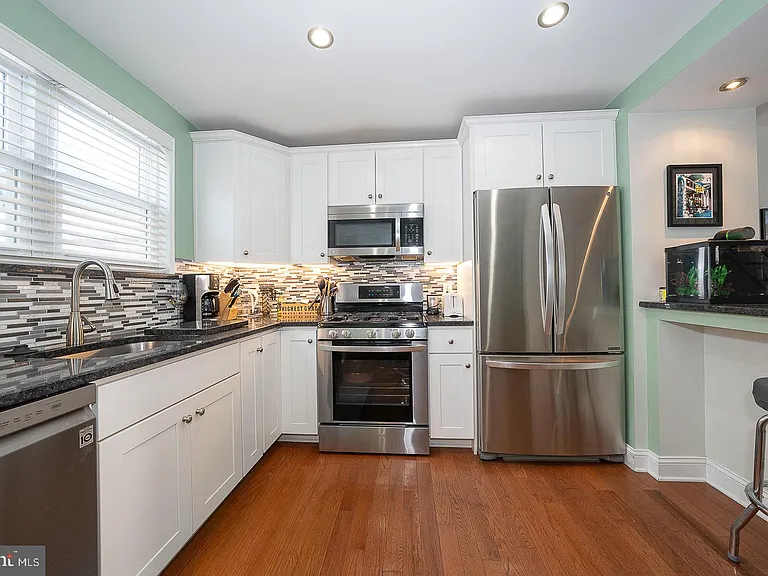 1916 S Alder St — Photo 14