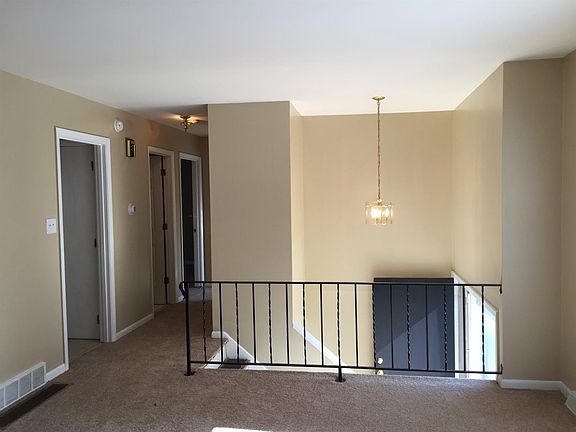 3rd image of 831 Malabu Dr #833