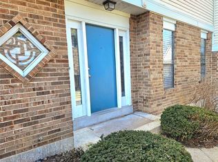 14488 Moorgate Dr, Chesterfield, MO 63017
