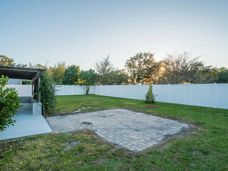 902 Whisler Ct — Photo 25