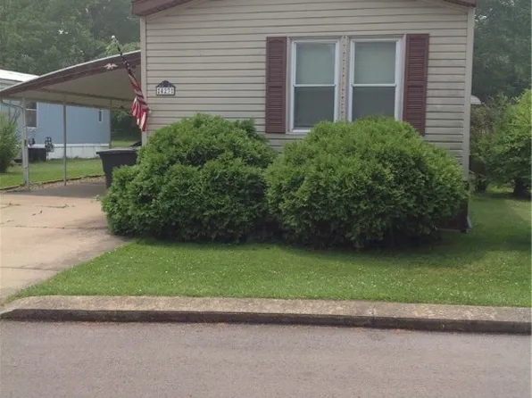 423 Whispering Pnes, Warren, OH 44481