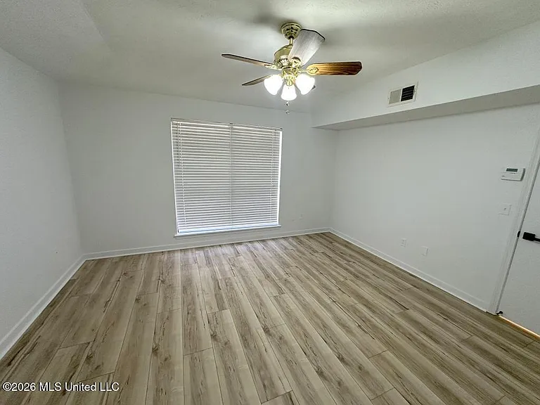 62 Shore Dr — Photo 5