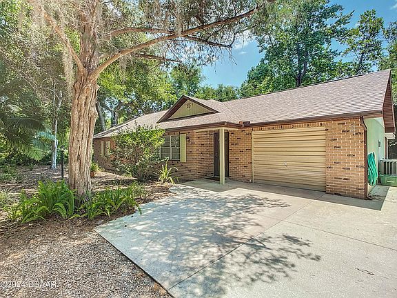 3rd image of 1008 Collins Ave