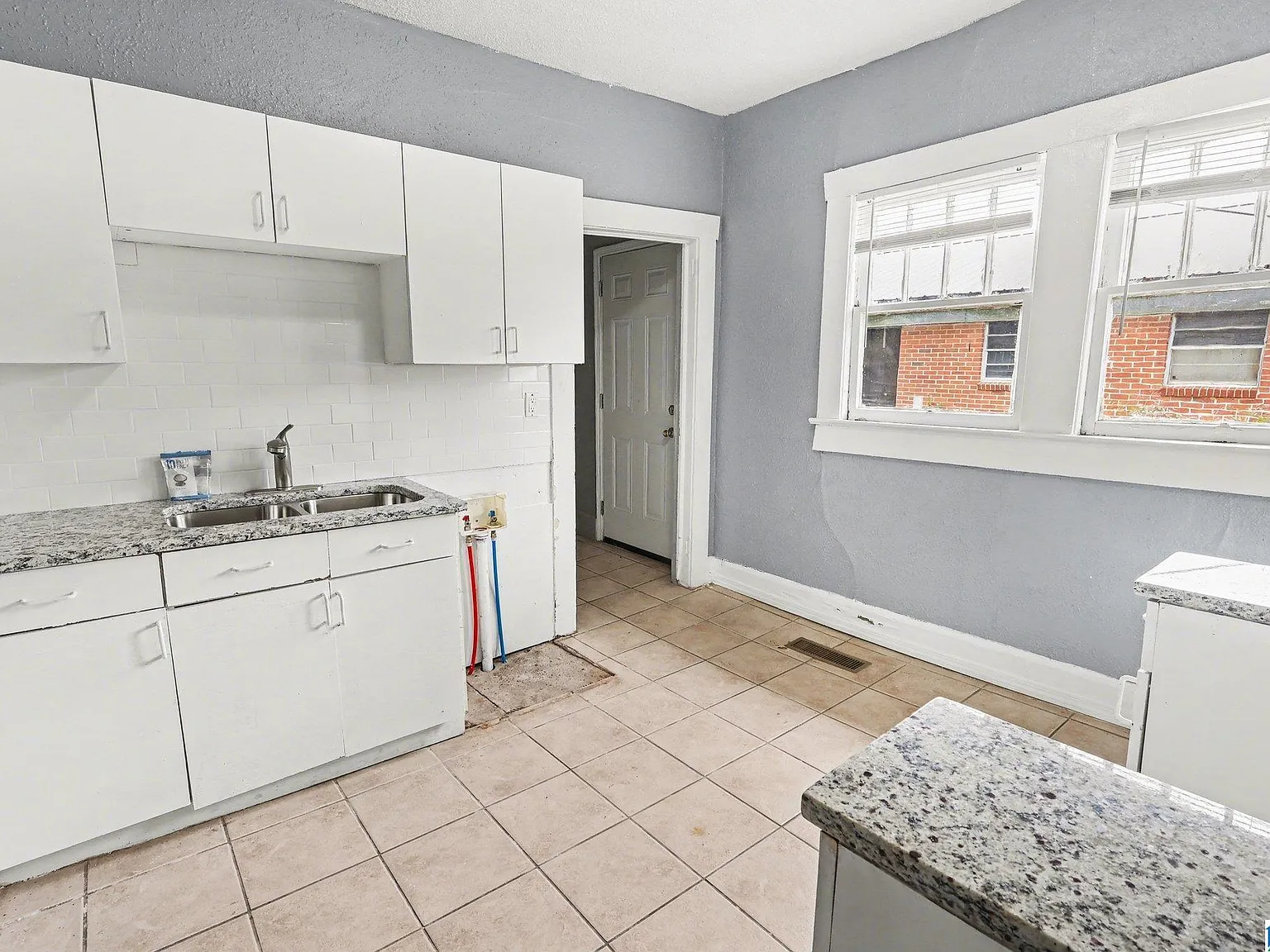5 bed, 2.0 bath, $1,600 — Photo 4