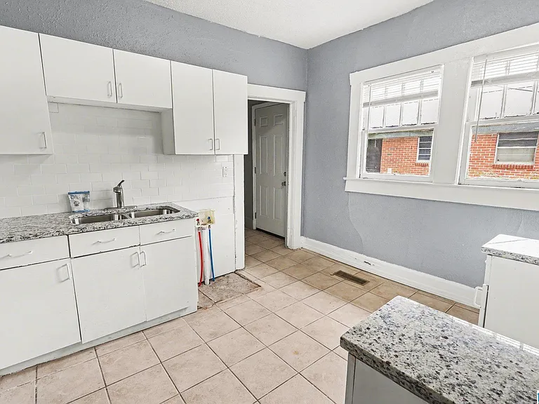 2335 20th Pl — Photo 4