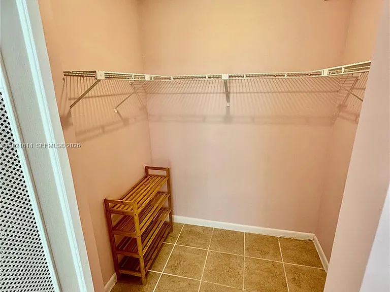 17011 N Bay Rd #117 — Photo 16