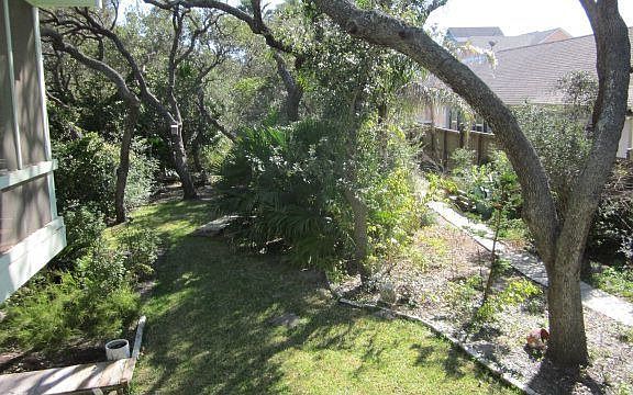 5th image of 17 Bahama St S