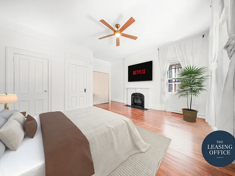 118 E 18th St #8 — Photo 7