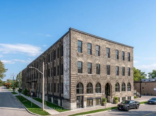 245 Downie St #104, Stratford, ON N5A 1X5