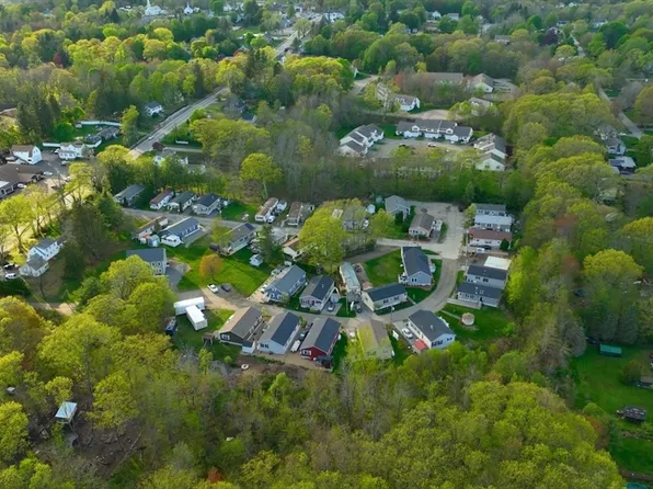 12 Lewis St, Rutland, MA 01543