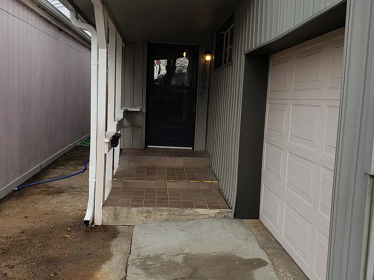 Front door/porch