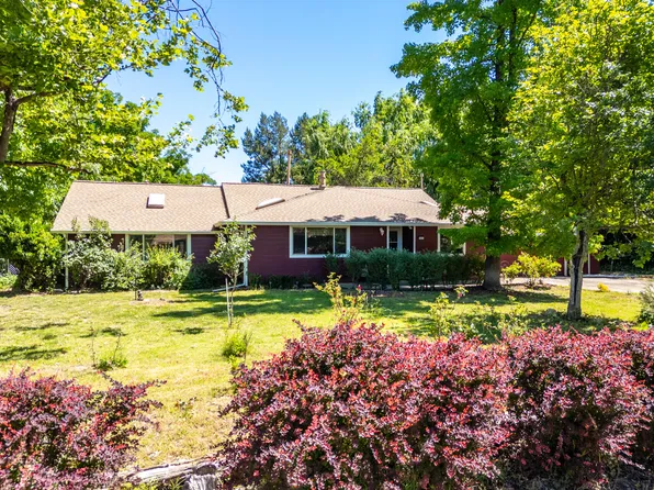 5609 Shady Ln, Anderson, CA 96007