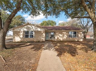 100 York Dr, Lorena, TX 76655