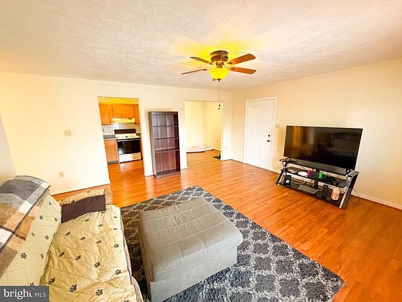 2nd image of 1292 Ox Rd Unit F9