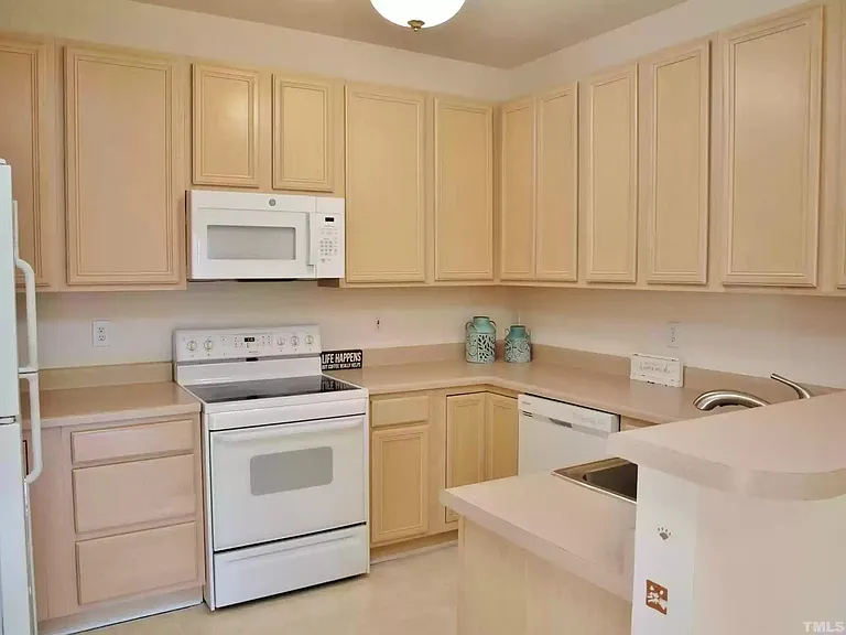 5653 Picnic Rock Ln — Photo 16