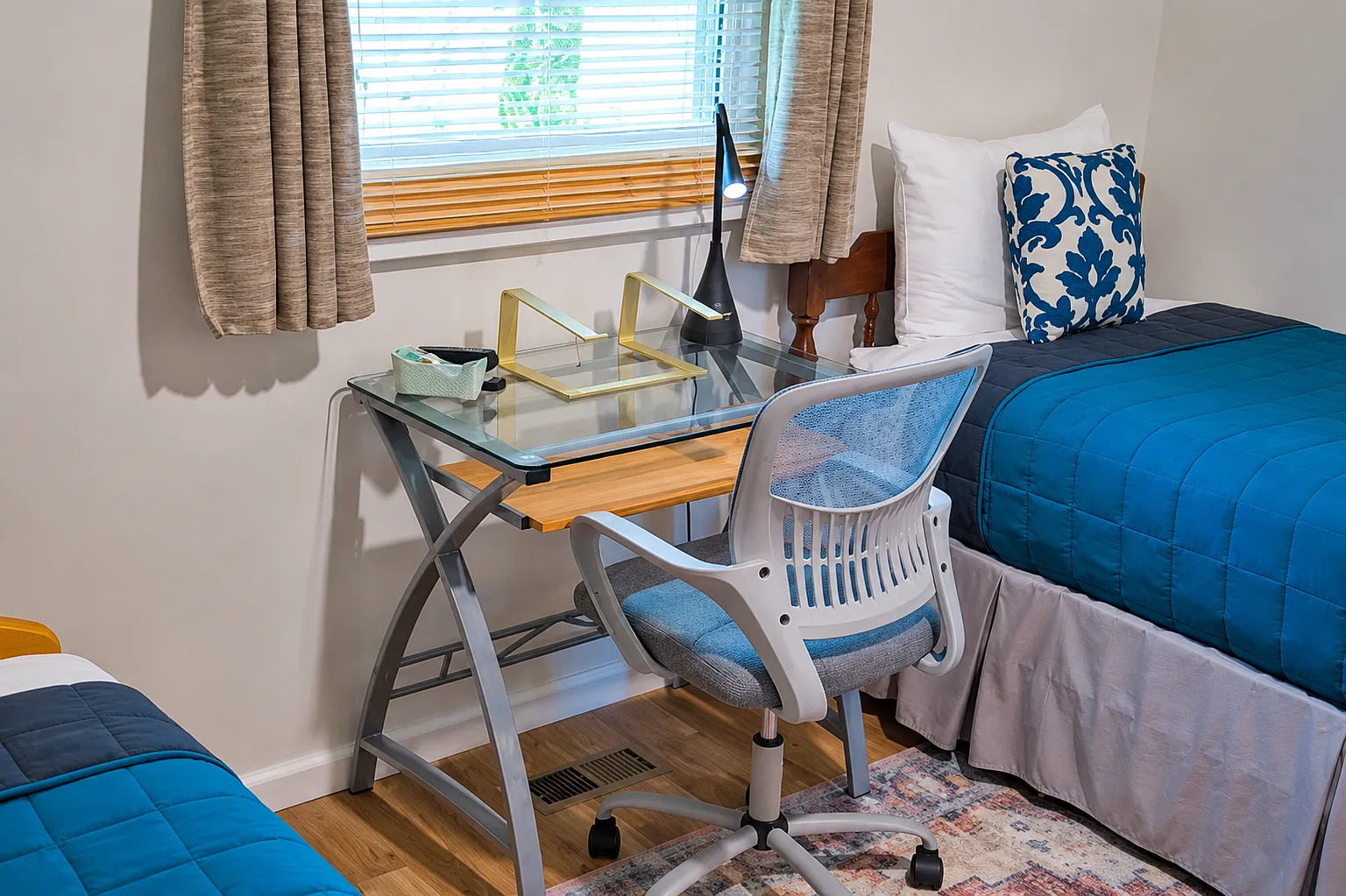 3 bed, 1200 sqft, $5,000 — Photo 4
