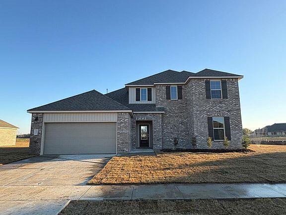 2nd image of 501 Fontaine Ct