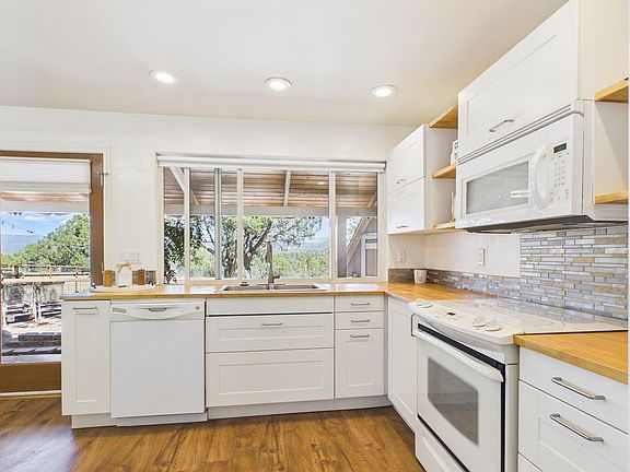 5th image of 8071 W Vista Del Norte