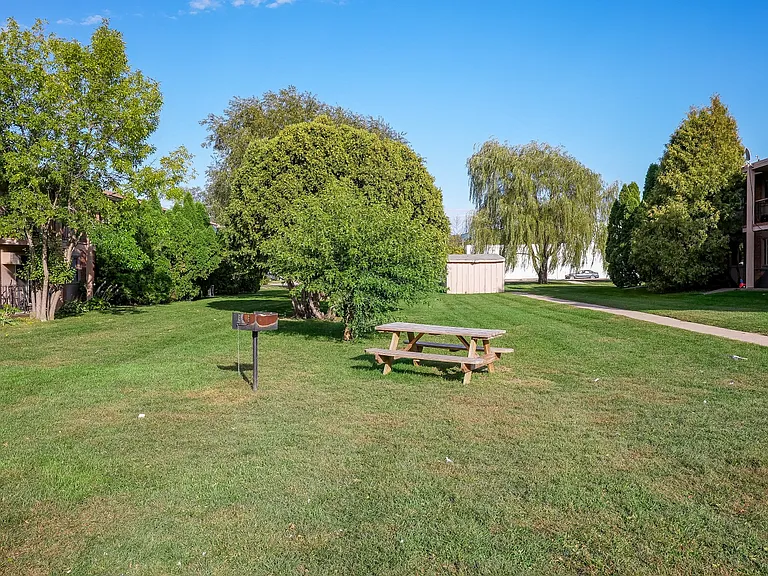 Cedar Glen — Photo 12