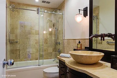 Rented by R New York