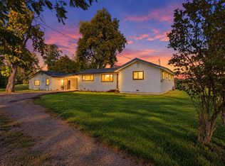 19002 W Niles Ln, Redding, CA 96002