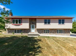 233 Forest Valley Rd, Pleasant Valley, NY 12569