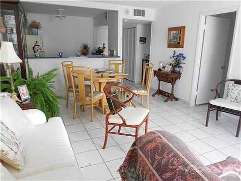 4th image of 465 Ocean Dr APT 412