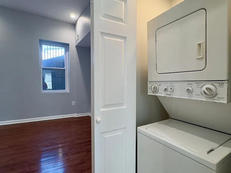 10 E Mulberry St — Photo 32