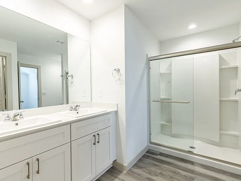 7729 92nd St — Photo 33