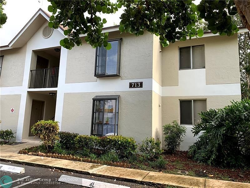 1st image of 713 Gardens Dr