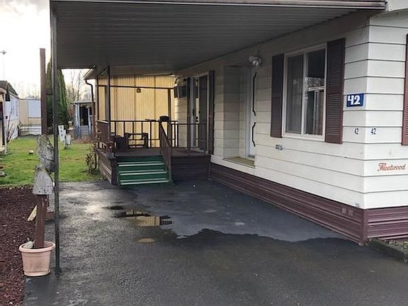 3rd image of 16600 25th Ave NE Unit 42