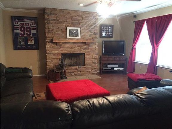 2nd image of 1712 Crestmeadow Ln