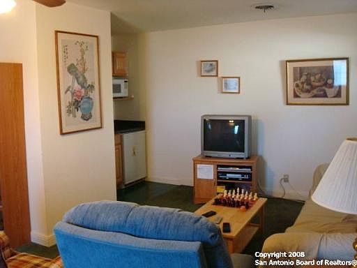 5th image of 237 W MAGNOLIA
