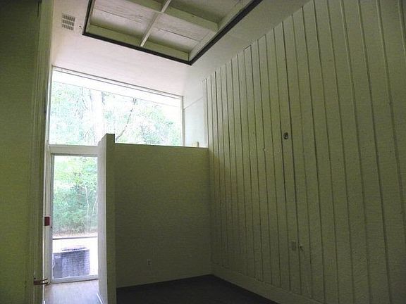 3rd image of 1208 Lotus Ln