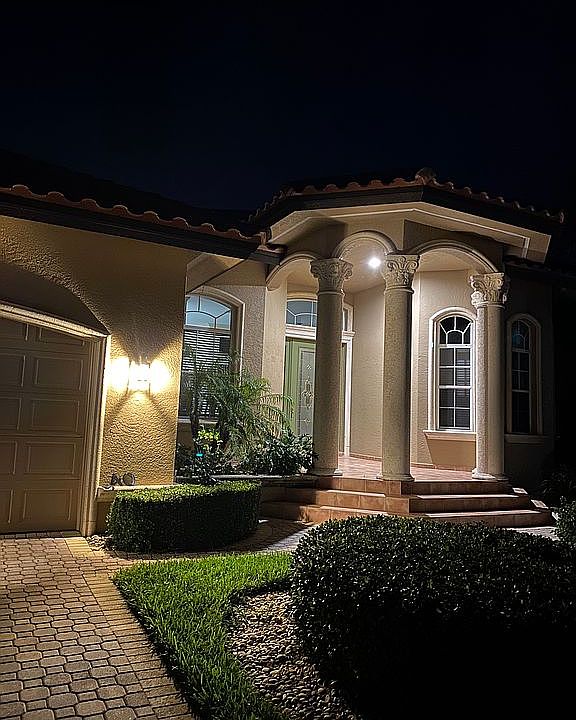 2nd image of 940 Olive Ct