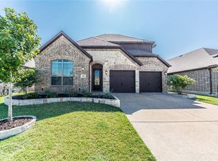488 Oak Hills Ln, Fate, TX 75189