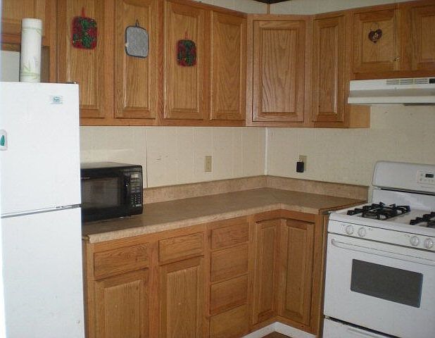 2nd image of 211 Harriet St