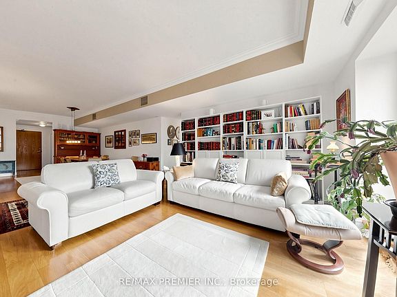 5th image of 30 Anglesey Blvd #301
