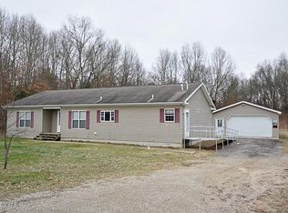 31605 62nd Ave, Lawton, MI 49065