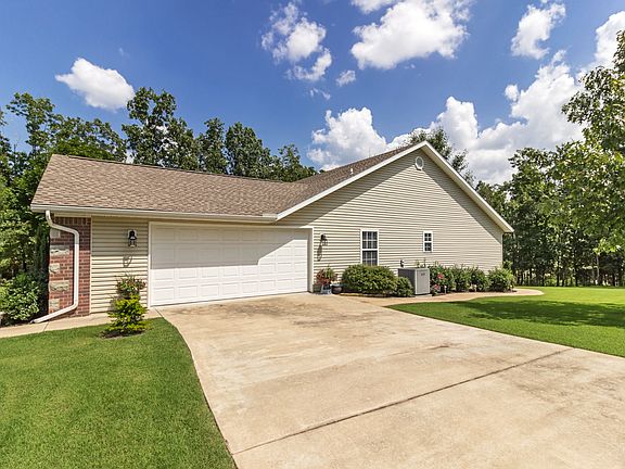 2nd image of 16 Salen Ln