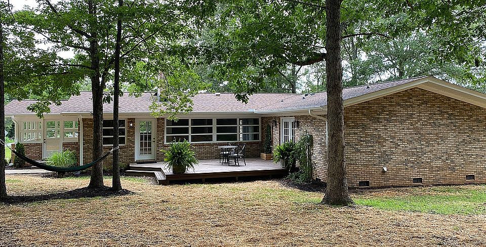 2nd image of 1196 Berry Shoals Rd