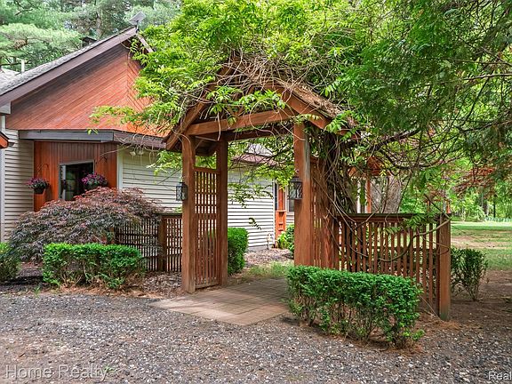 3rd image of 4474 Five Lakes Rd