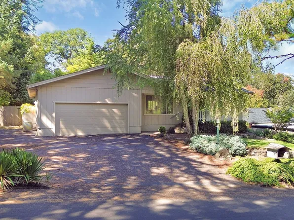 34 N River Dr, Roseburg, OR 97470