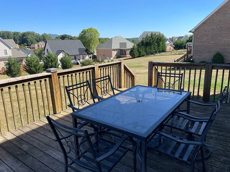 1184 Farmington Dr — Photo 11