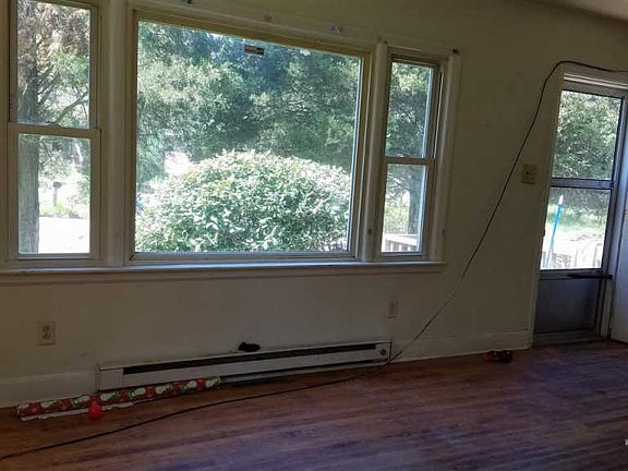4th image of 220 N Briggs Ave