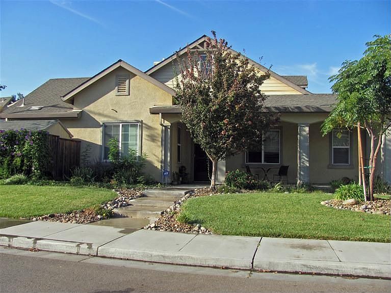 1st image of 4387 Famoso Ln