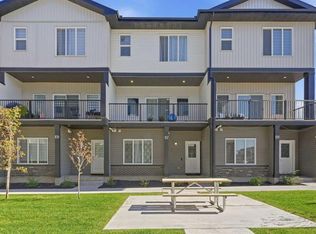 107 Corner Meadows Mnr NE, Calgary, AB T3N1K1