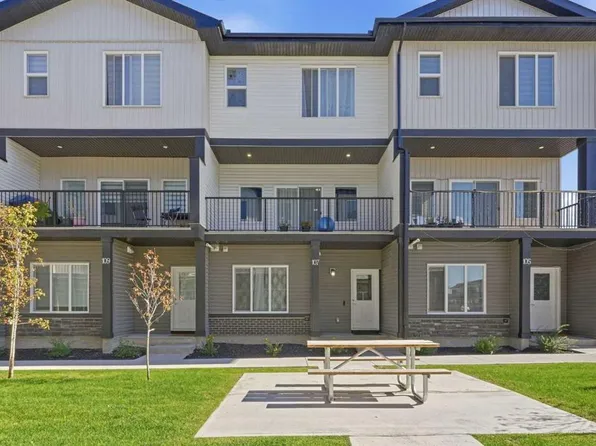 107 Corner Meadows Mnr NE, Calgary, AB T3N 1K1